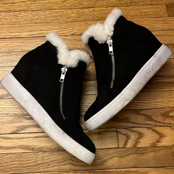 Women’s black and white fur trim wedge sneakers with zipper detail on sides - Picture 1 of 5